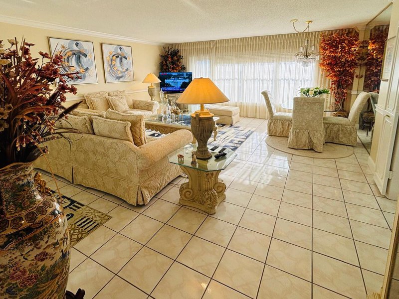 Condo for sale at Playa Del Mar 608