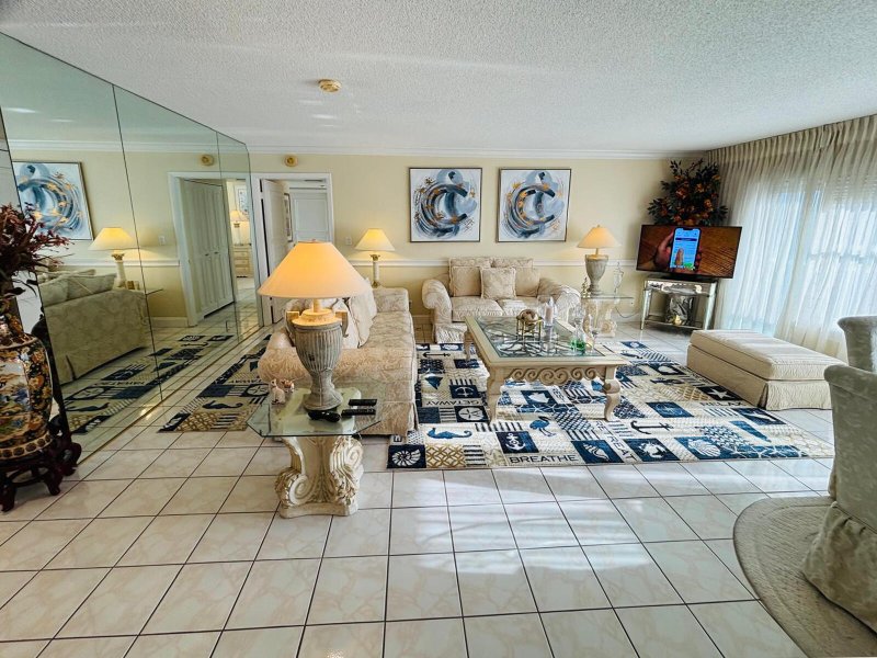 Condo for sale at Playa Del Mar 608