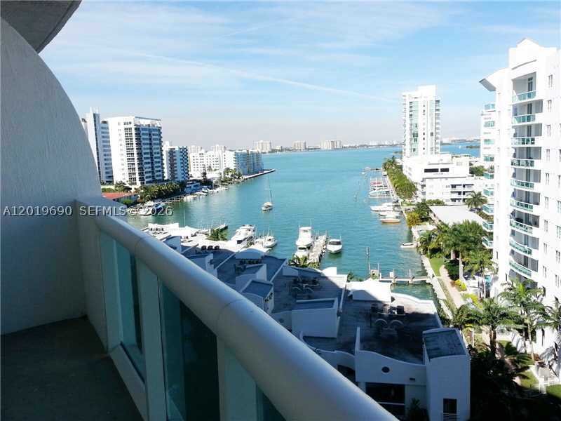 Apartment for rent at 360 Condominium West 1010