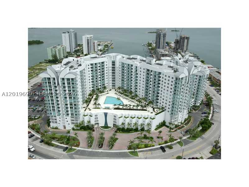 Apartment for rent at 360 Condominium West 1010