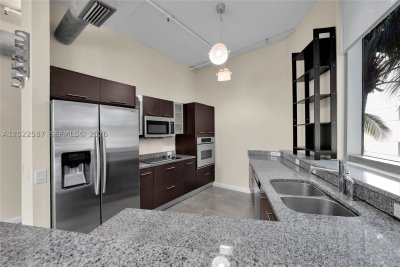 Comprar apartamento en Uptown Marina Lofts 301
