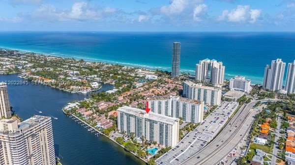 Comprar apartamento no Ocean View 817