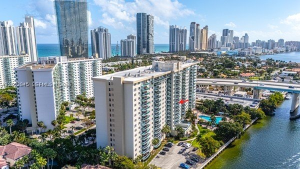 Comprar apartamento no Ocean View 817