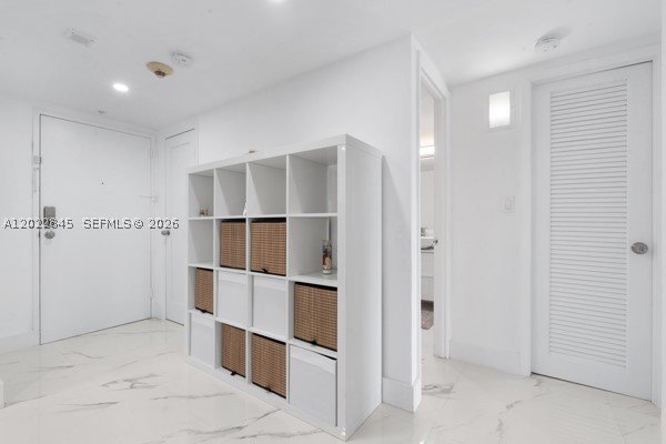 Comprar apartamento no Ocean View 817