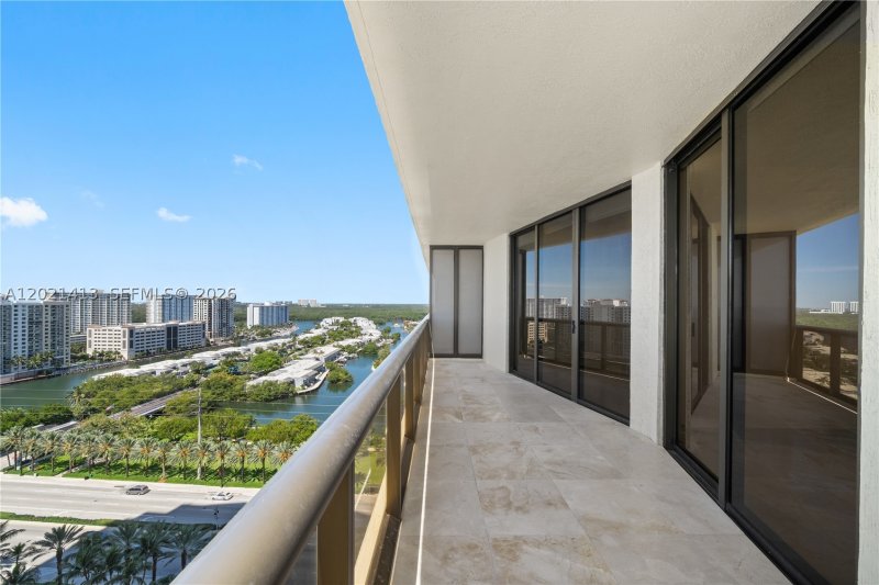 Alquiler de apartamento en Sayan 1703