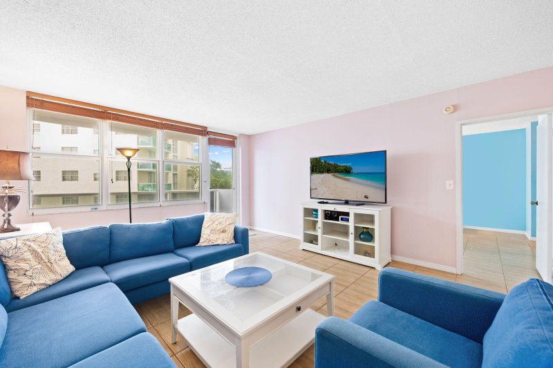 Condo for sale at Sea Air Towers 420