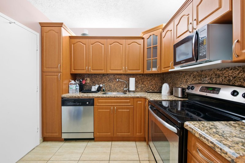 Condo for sale at Sea Air Towers 420