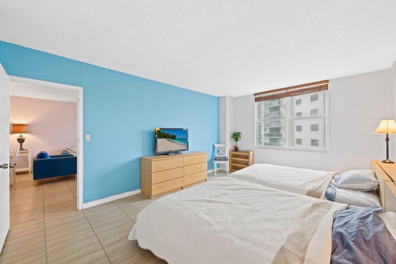 Condo for sale at Sea Air Towers 420