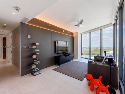 Comprar apartamento no Ritz Carlton Residences Sunny Isles 3001