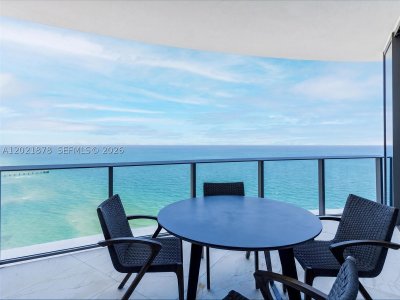 Comprar apartamento no Ritz Carlton Residences Sunny Isles 3001