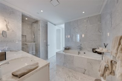 Comprar apartamento no Ritz Carlton Residences Sunny Isles 3001