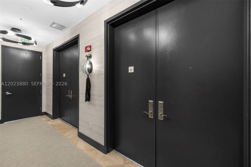 Condo for sale at Continuum I South 509