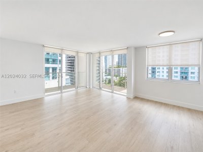 Mark on Brickell Apt #1202