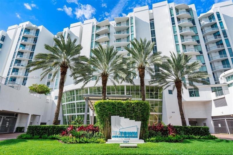 Apartment for rent at Uptown Marina Lofts