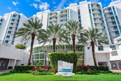 Uptown Marina Lofts
