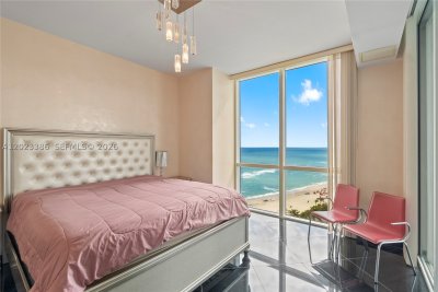 Comprar apartamento no Trump Palace 1502