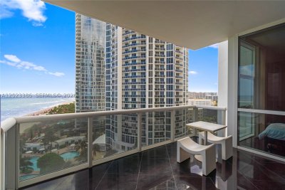 Comprar apartamento no Trump Palace 1502