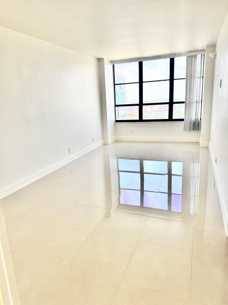 Condo for sale at Olympus Towers 1108