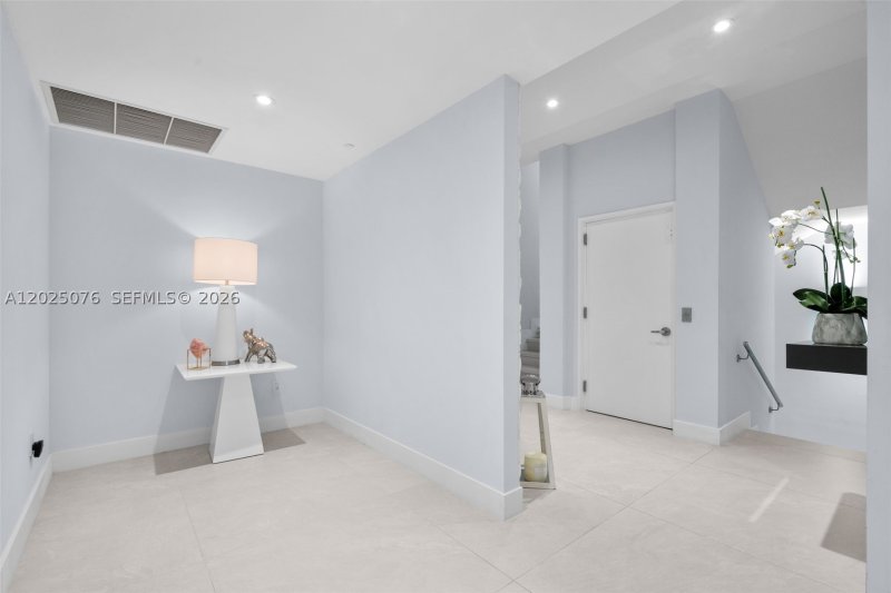 Condo for sale at Paraiso Bay Miami BH4