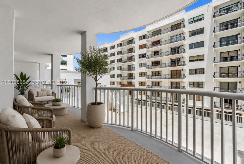 Comprar apartamento en Carriage House Miami Beach 107