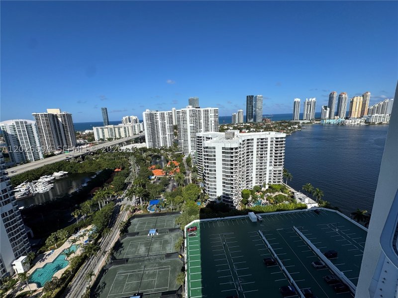 Condo for sale at Mystic Pointe 500 2709