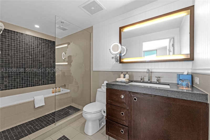 Condo for sale at Sole 801 A&B