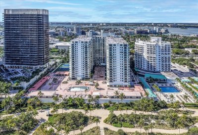 Comprar apartamento no Balmoral Condo 6P