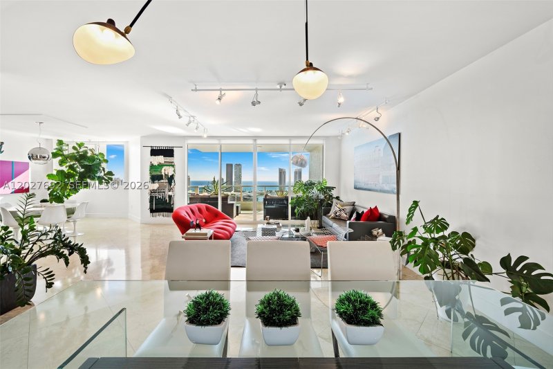Condo for sale at Peninsula I 3107