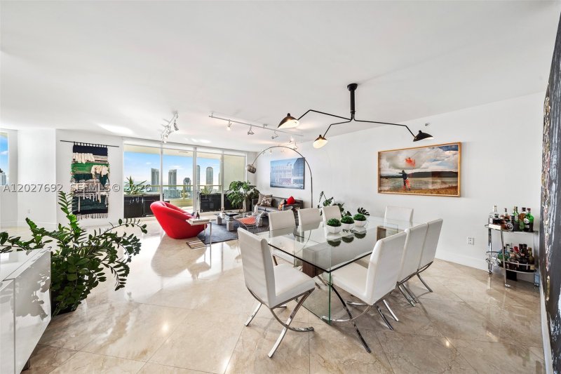 Condo for sale at Peninsula I 3107