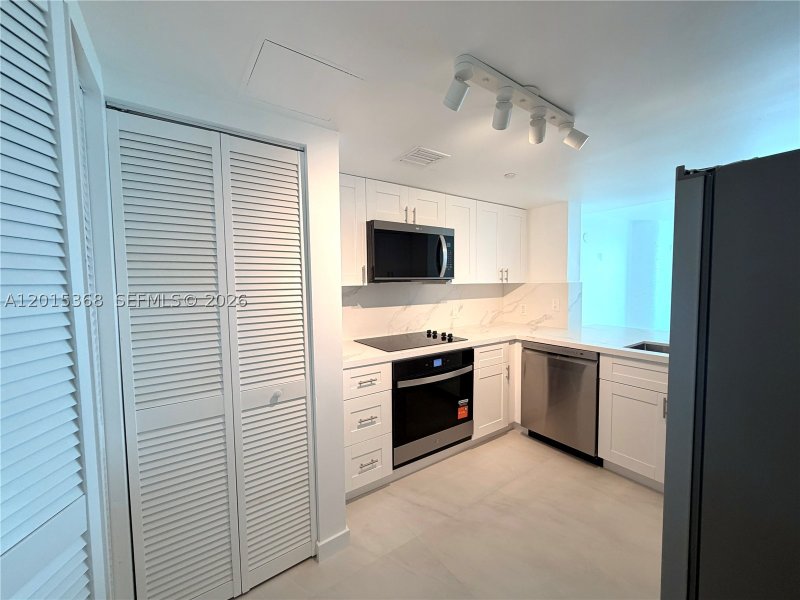 Apartment for rent at Skyline On Brickell 2301