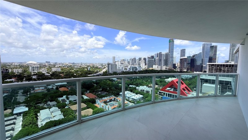 Apartment for rent at Skyline On Brickell 2301