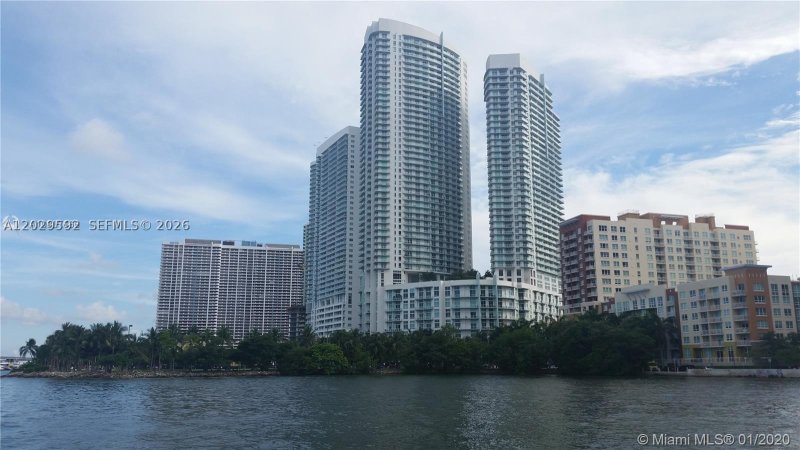 Condo for sale at Quantum 3517