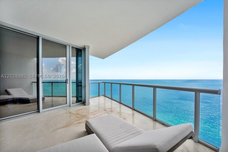 Condo for sale at Jade Ocean 3905