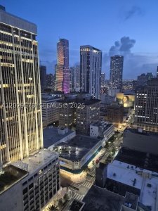 Comprar apartamento no 50 Biscayne 2707