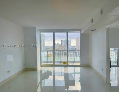 Comprar apartamento no 50 Biscayne 2707
