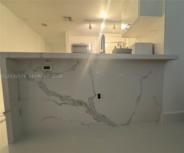 Comprar apartamento no 50 Biscayne 2707