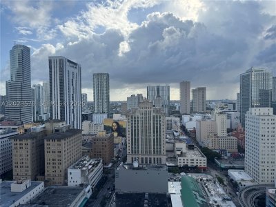 Comprar apartamento no 50 Biscayne 2707