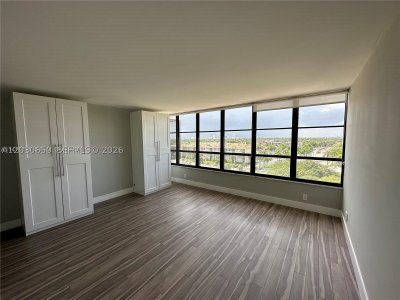 Aluguel de apartamento no Olympus Towers 705