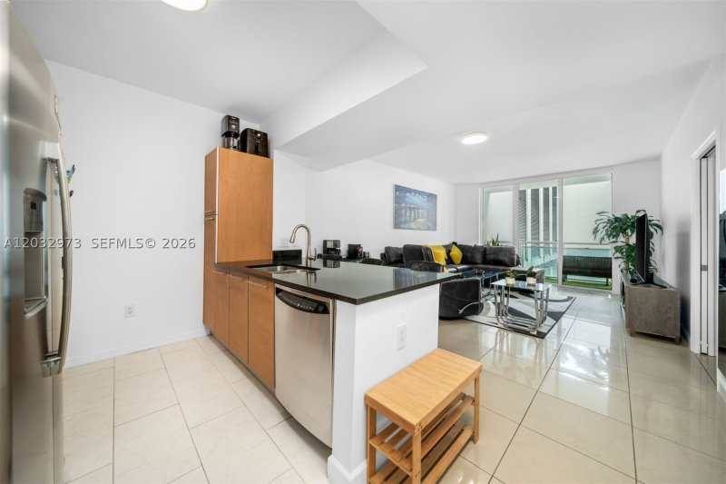 Condo for sale at The Plaza Tower I 803