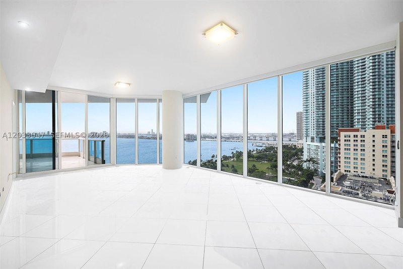 Apartment for rent at Paramount Bay 1602