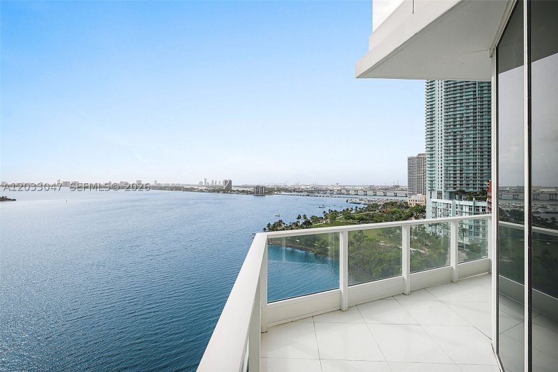 Apartment for rent at Paramount Bay 1602