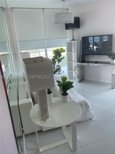 Alquiler de apartamento en Eden House Condo 1201