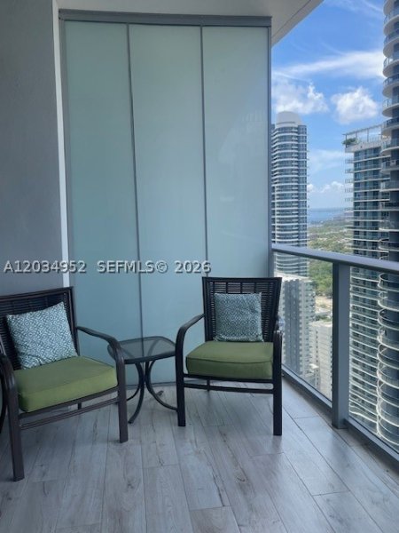 Apartment for rent at 1010 Brickell 3810
