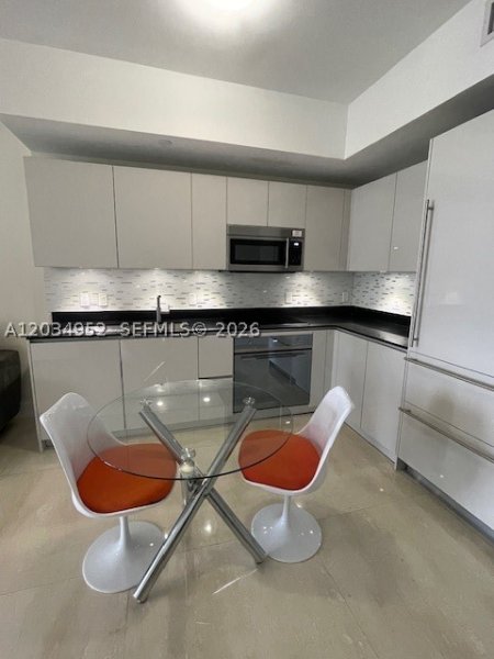 Apartment for rent at 1010 Brickell 3810