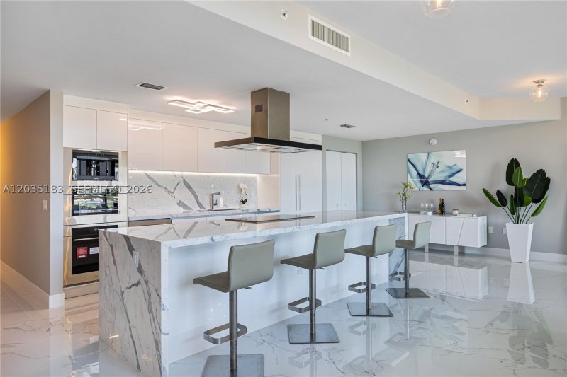 Apartment for rent at Parque Towers at St. Tropez 5-506