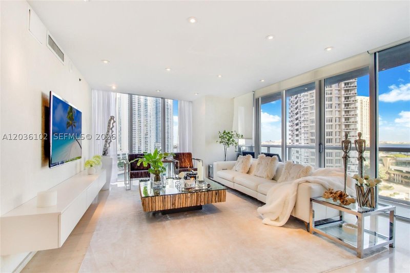 Condo for sale at Icon Brickell Tower I 1101