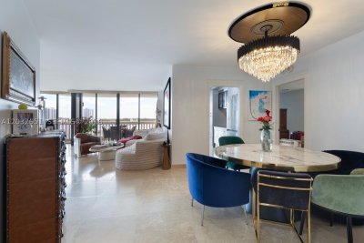 Comprar apartamento no 1000 Williams Island 911
