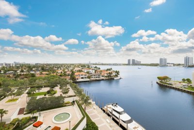 Comprar apartamento no 1000 Williams Island 911