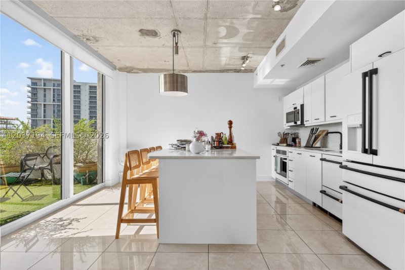 Condo for sale at Midtown Miami 2 PM03