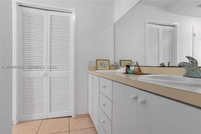 Aluguel de apartamento no Alexander Towers 208